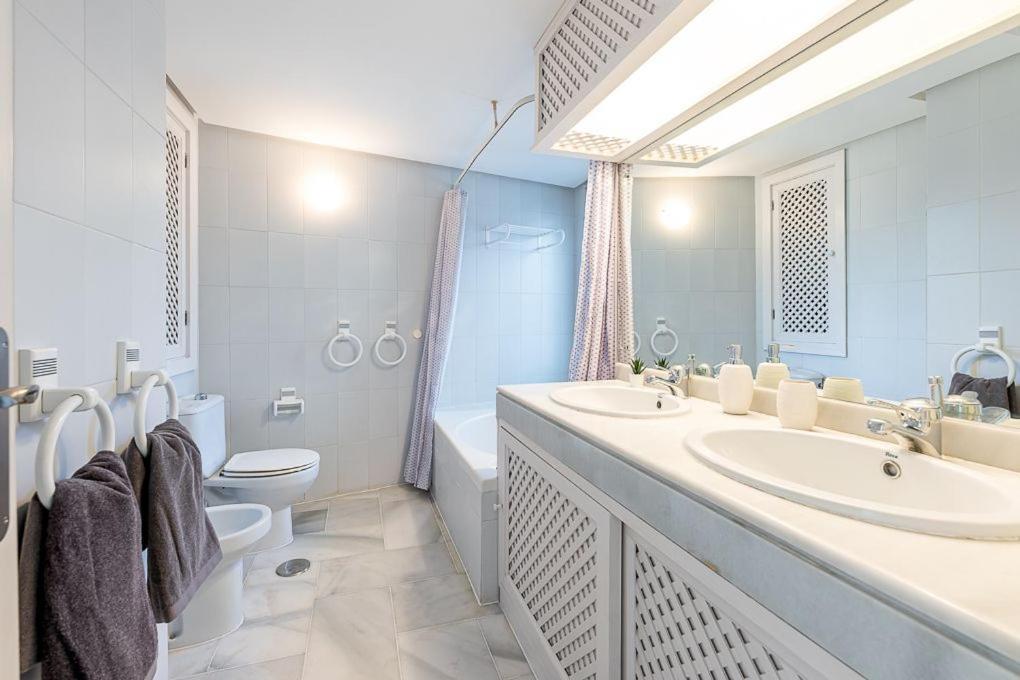 Puerto De Benalmadena Apartamento Vacacional Con Vistas Al Mar Y Yates Tres Habitaciones 2 Banos Eksteriør bilde